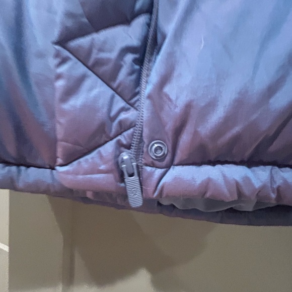 Lululemon Women’s Wunder Puff Cropped Vest | Iridescent Blue | 12 - Picture 4 of 8